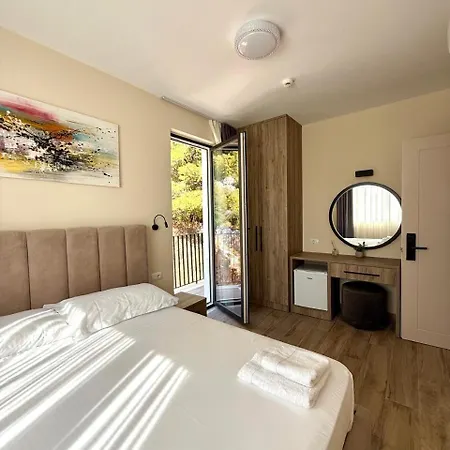 Hotel Blanc Shëngjin